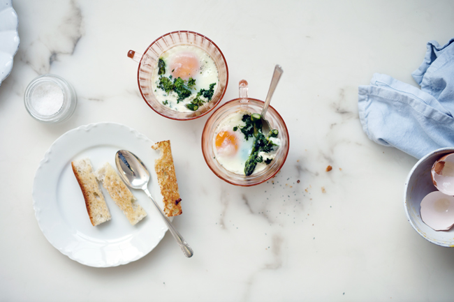 Baked eggs with potatoes and asparagus | Cannelle et vanille